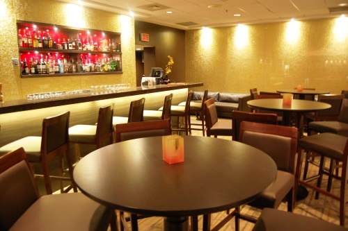 Holiday Inn Montreal Centre Ville bar